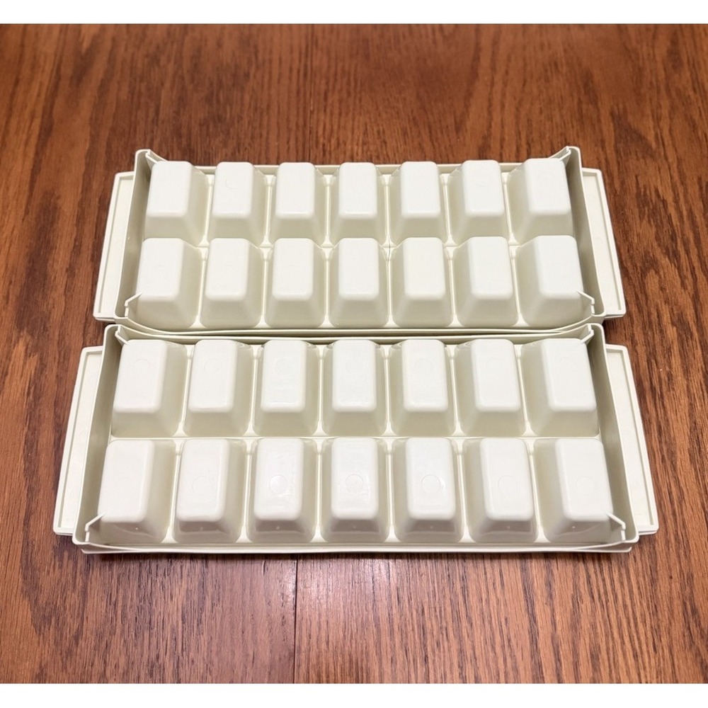 VINTAGE (SET OF 2) General Electric GE Ice Cube Trays Stacking Beige Plastic - Picture 3 of 4